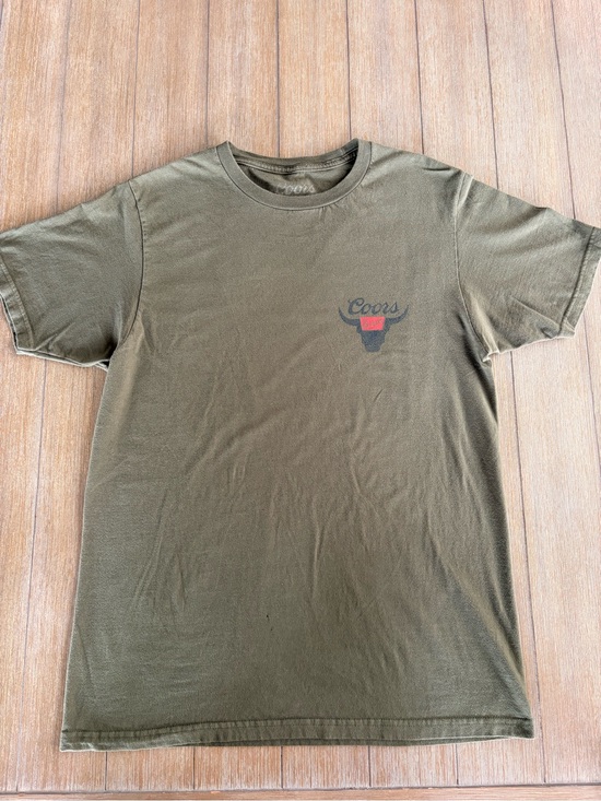 Coors banquet Tops - 🌸Olive Green Short Sleeve Crewneck Tee🌸